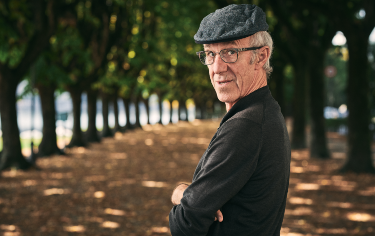 Raymond van het Groenewoud: de man die in het Nederlands ging zingen