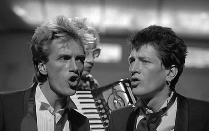 Nederlandstalige popsongs en smartlappen hebben onze taal verrijkt