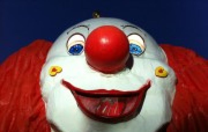 Het verschil tussen hihi, haha en huhu