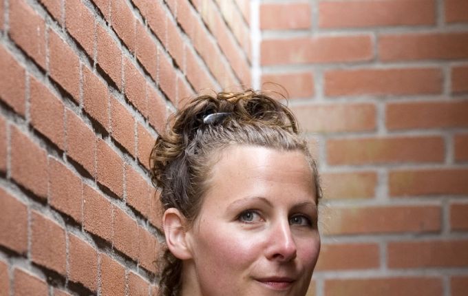 Ester Naomi Perquin in Onze Taal