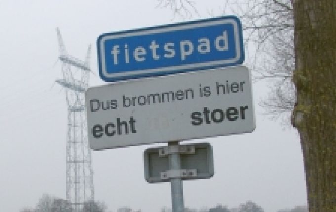 Stoer brommen op de anaaldijk